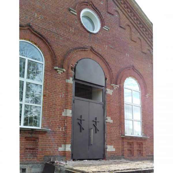 Дверь для церкви двустворчатая с окном в фрамуге